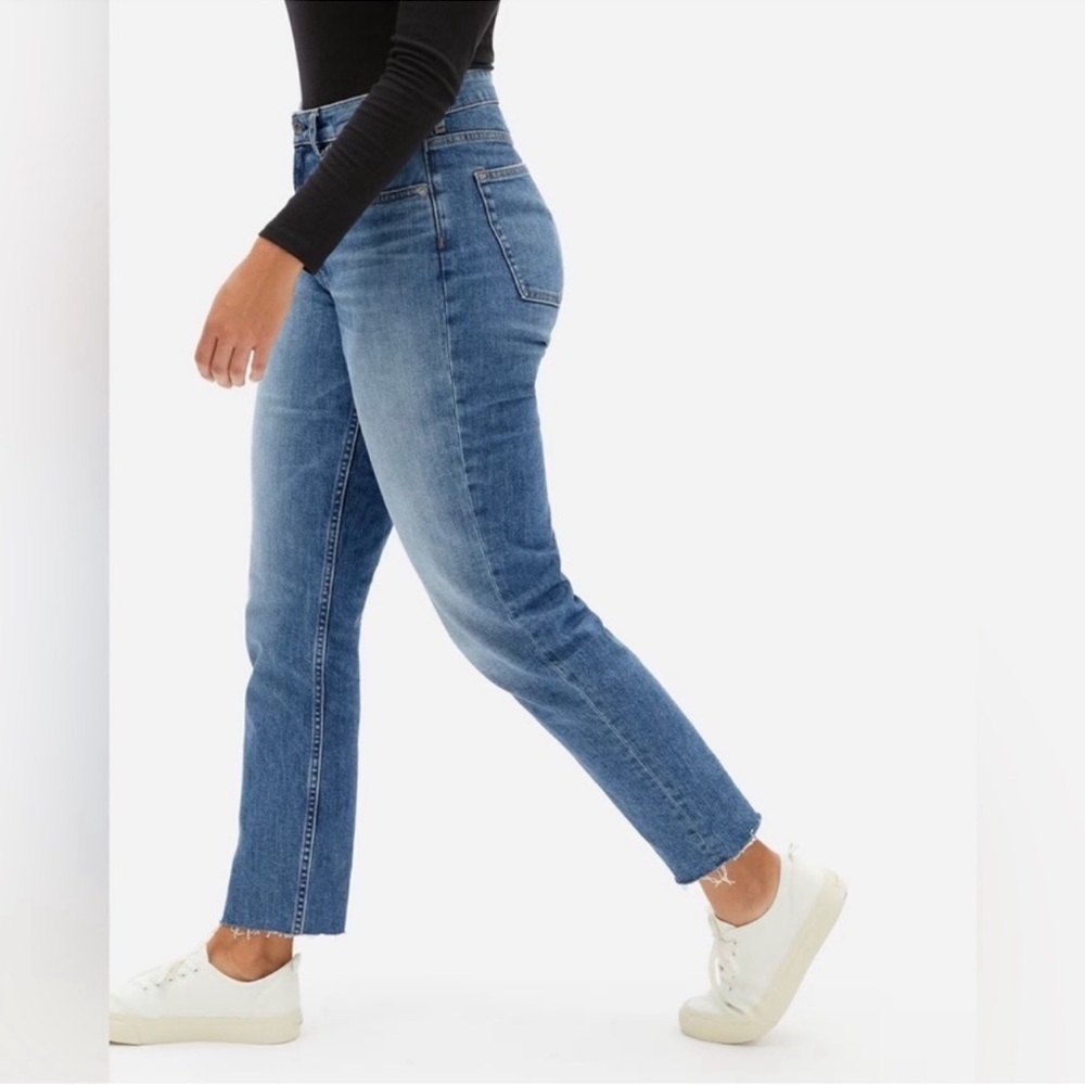 Everlane The Curvy Cheeky Straight Jean Raw Hem Classic Blue NWT Size 33